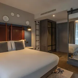 Clayton Of 4* Londres